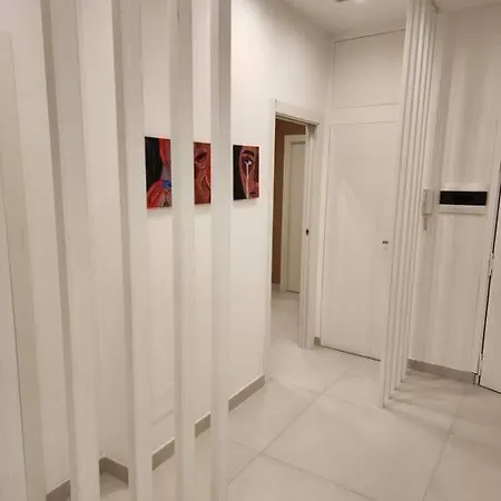 Rdhomes Falvo, Vomero *