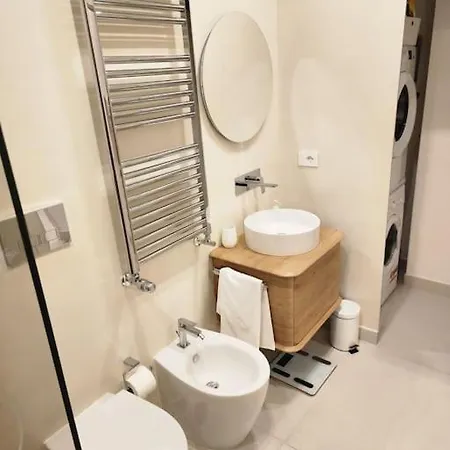 Rdhomes Falvo, Vomero アパート