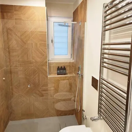 Rdhomes Falvo, Vomero *