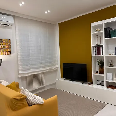 Rdhomes Falvo, Vomero アパート