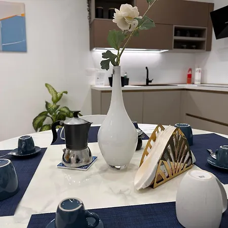 Rdhomes Falvo, Vomero