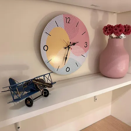 Rdhomes Falvo, Vomero アパート