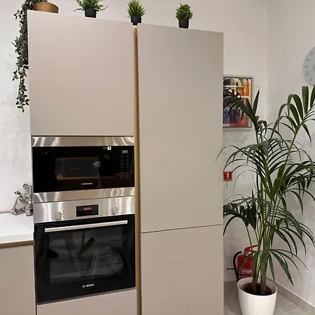 Rdhomes Falvo, Vomero アパート ナポリ