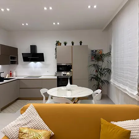 アパート Rdhomes Falvo, Vomero ナポリ