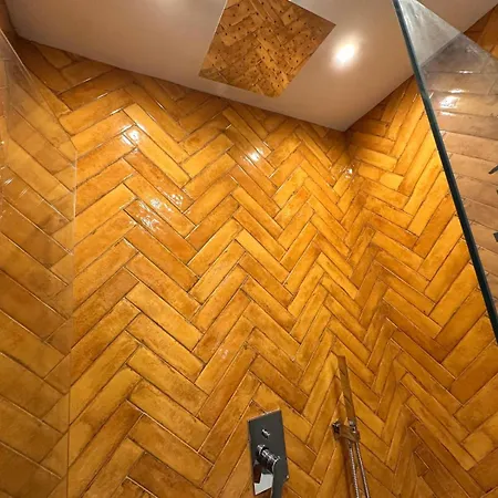 Rdhomes Falvo, Vomero *