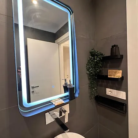 Rdhomes Falvo, Vomero ナポリ