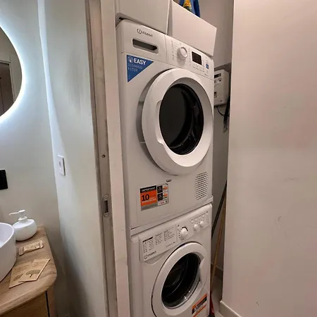 Rdhomes Falvo, Vomero アパート ナポリ