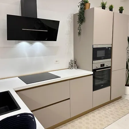 Rdhomes Falvo, Vomero アパート