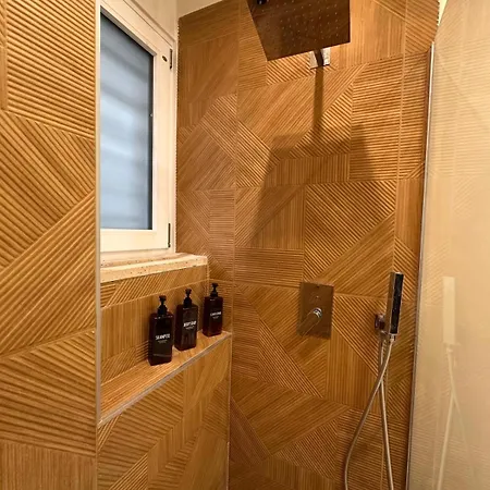 Rdhomes Falvo, Vomero アパート *