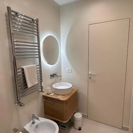 Rdhomes Falvo, Vomero * ナポリ