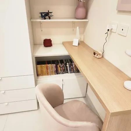 Rdhomes Falvo, Vomero Daire